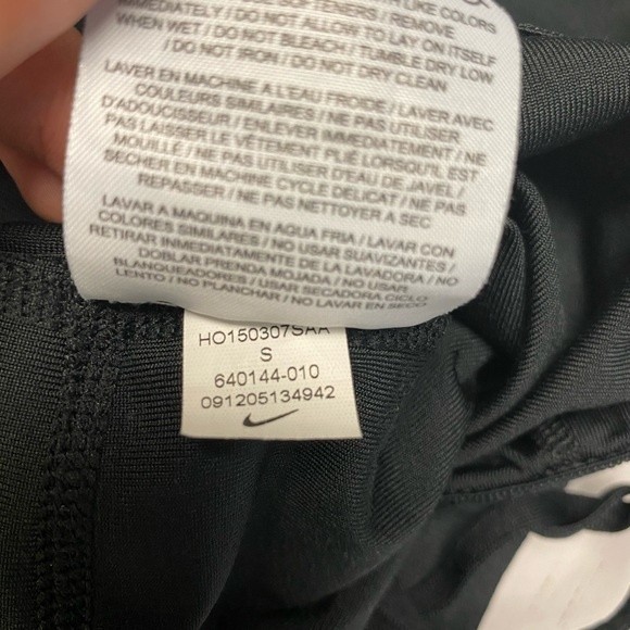 Nike Cropped Dri-Fit Capri Leggings - Picture 8 of 14